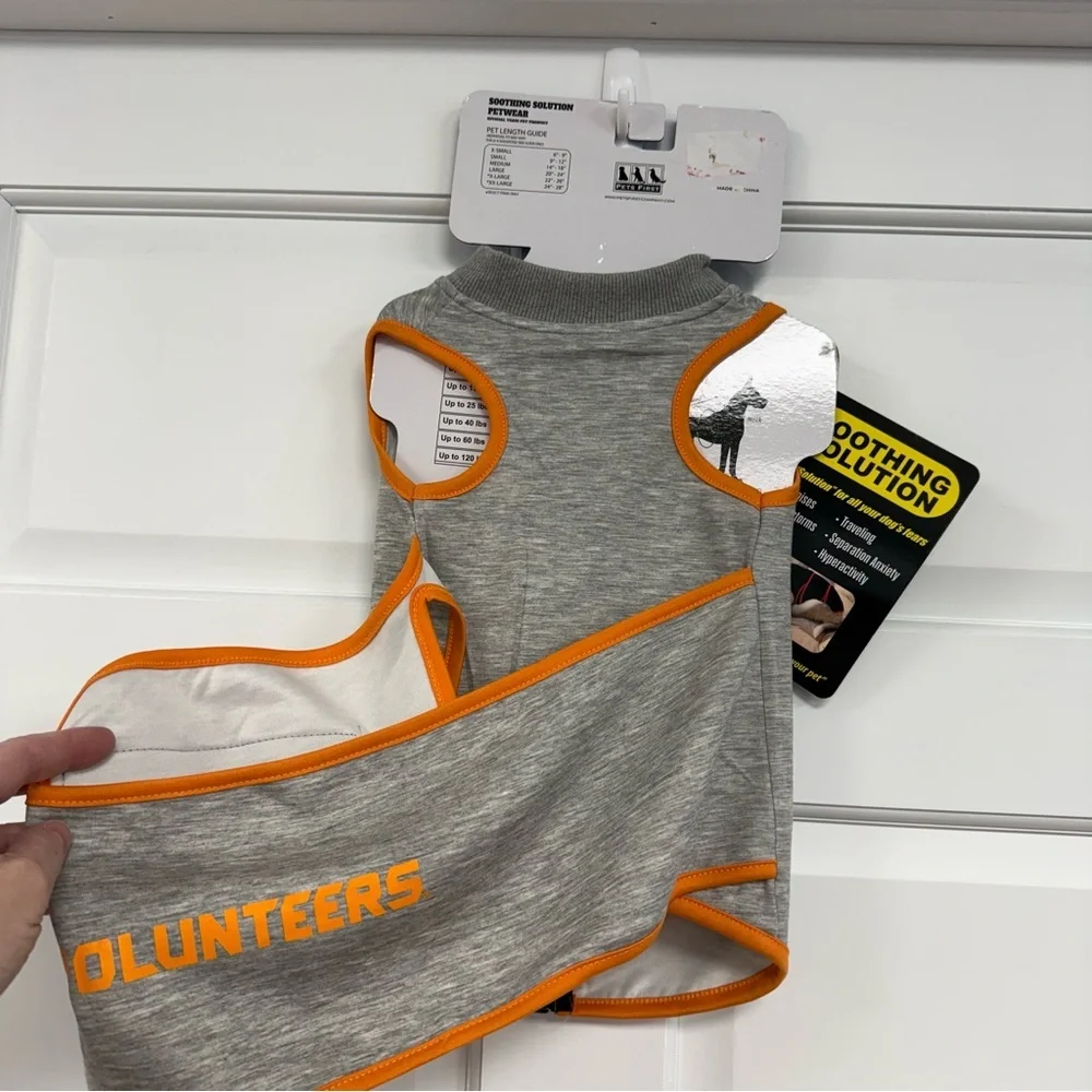 Pets First Tennessee Vols Dog Soothing Solution Vest M Dogs Calming Coat **Read